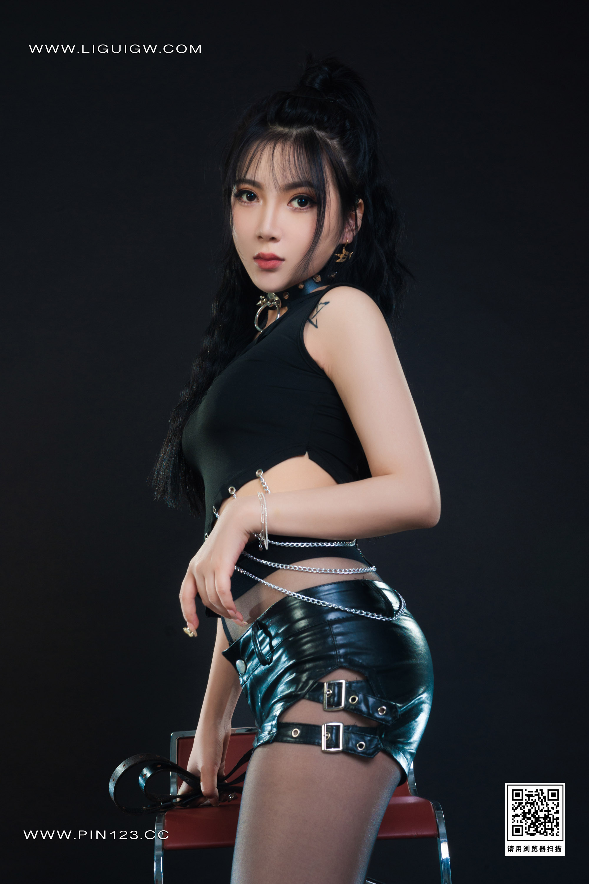 Ligui丽柜 2023.08.18 撕袜四马 小七